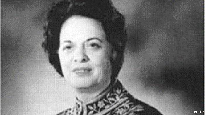 اولین وزیر زن